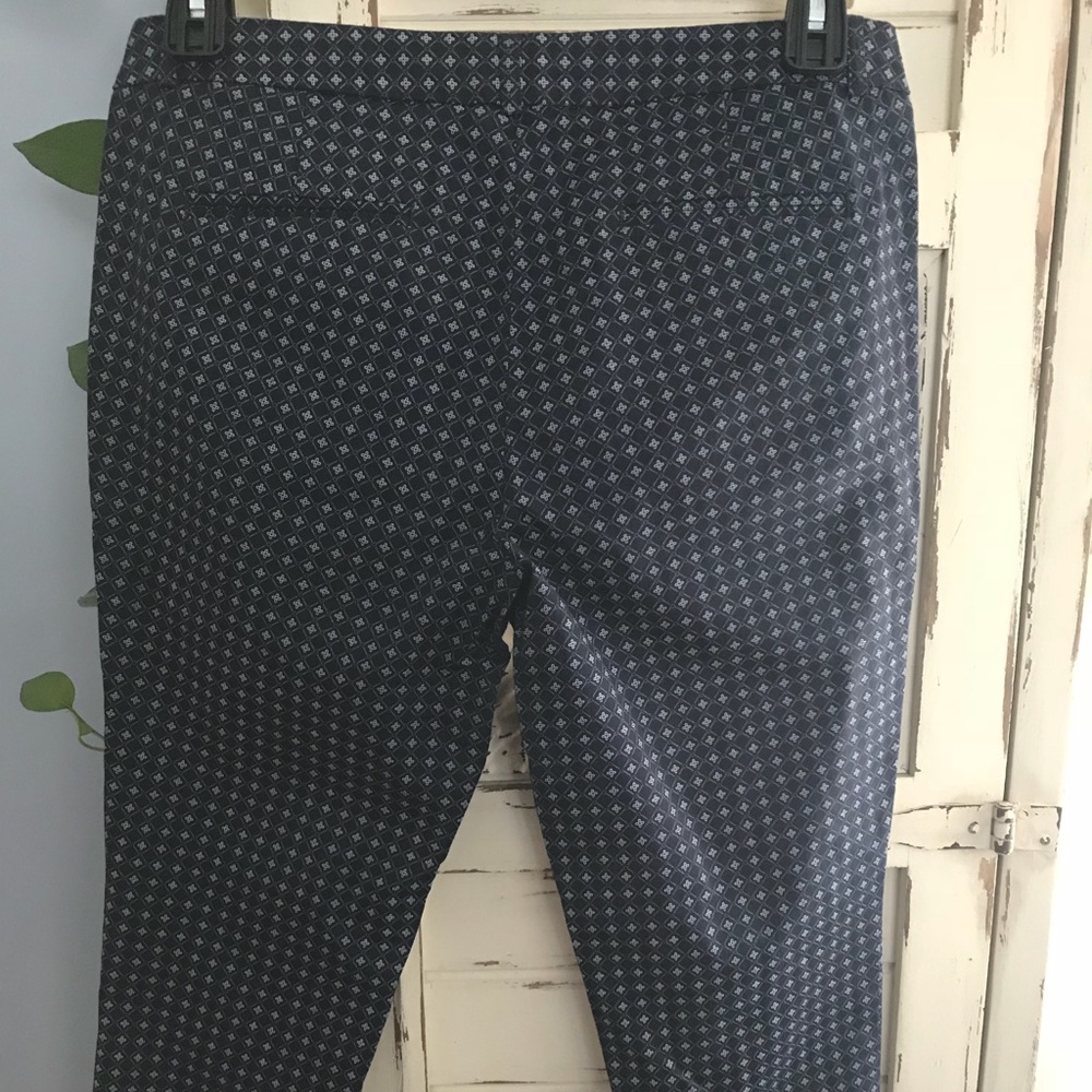 Kenar Trouser - Picture 2 of 3